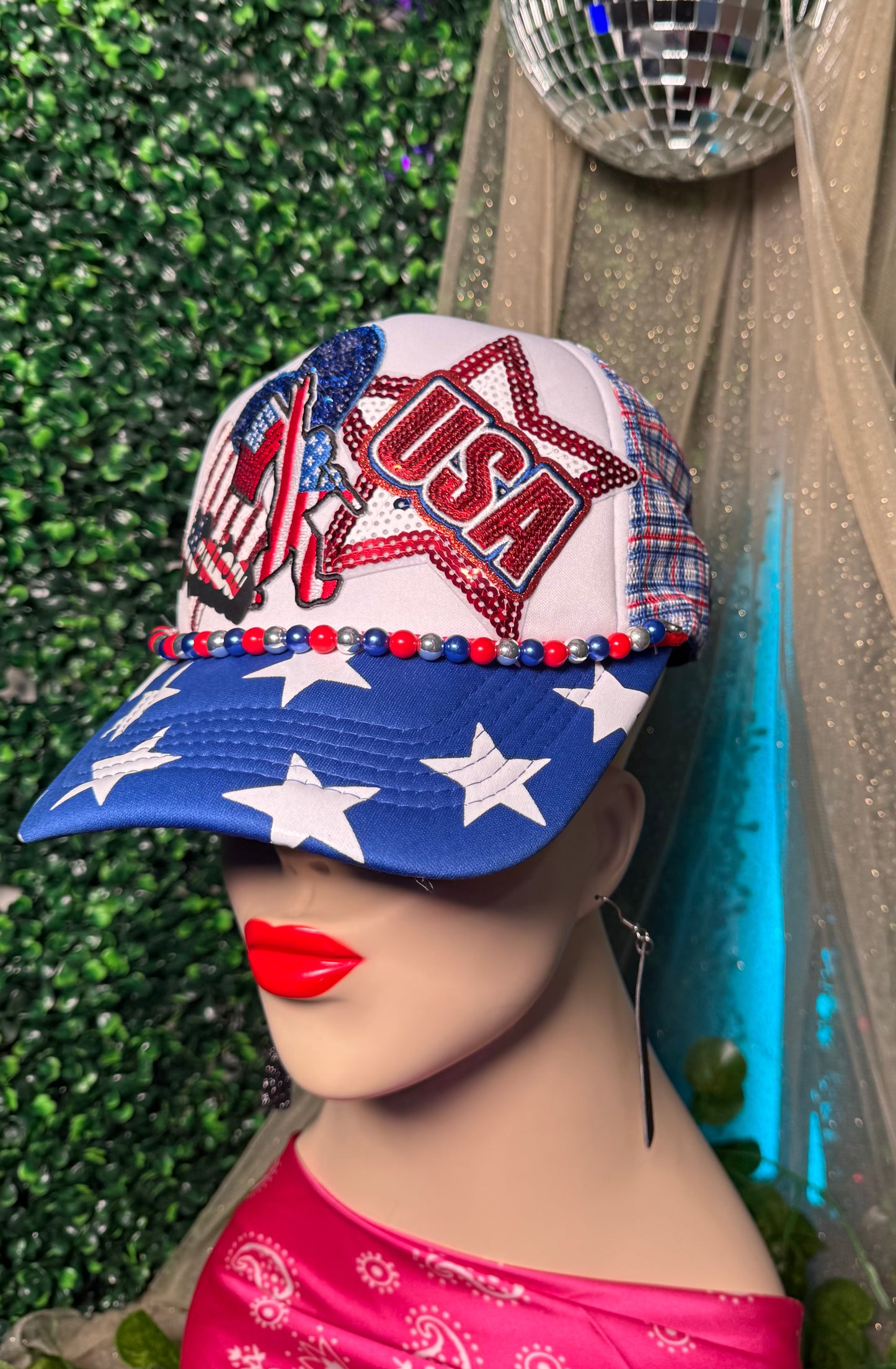 USA Bigfoot chain not included Trucker Hat