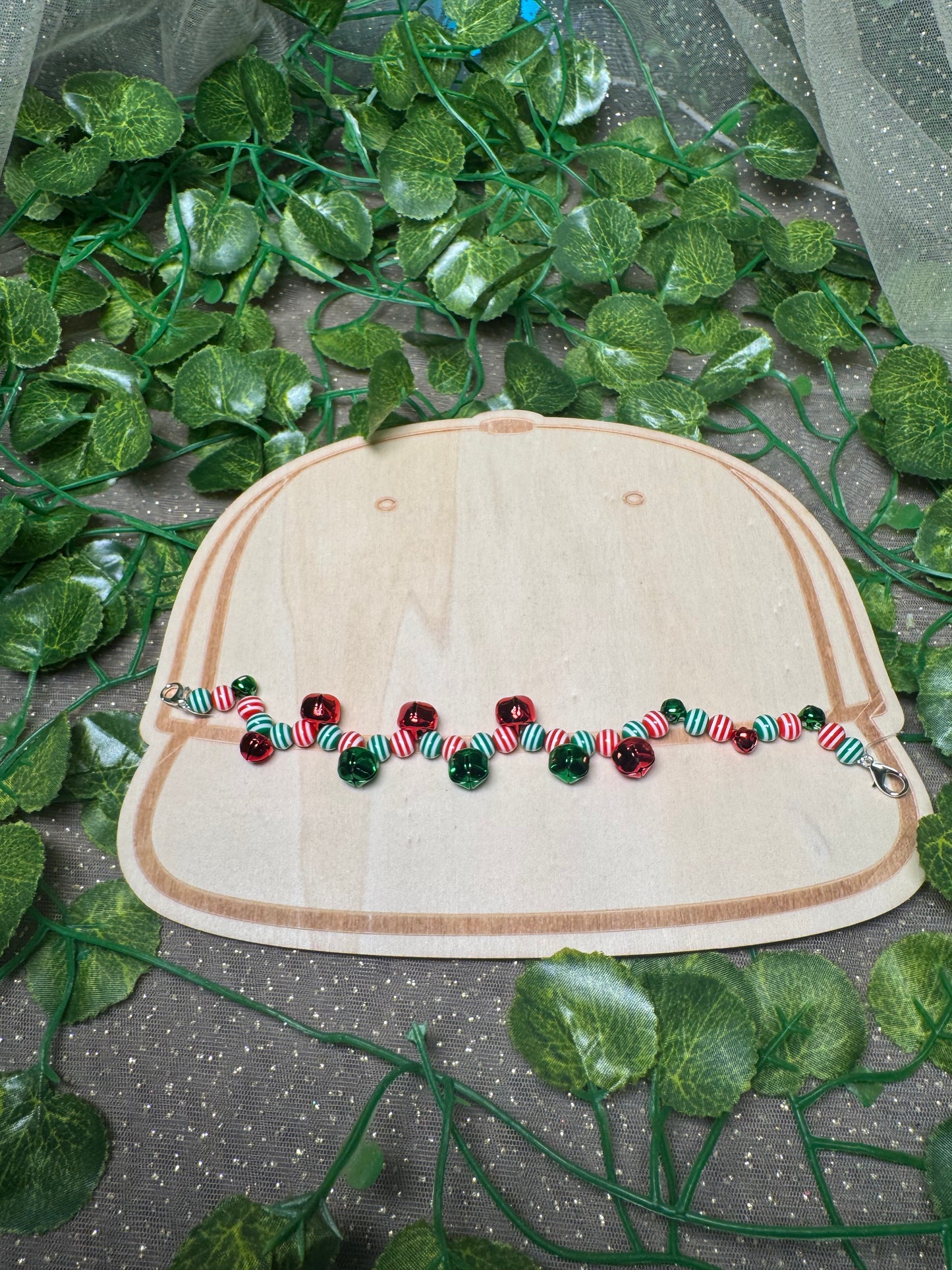 Red and Green Bells Hat Chain Wholesale