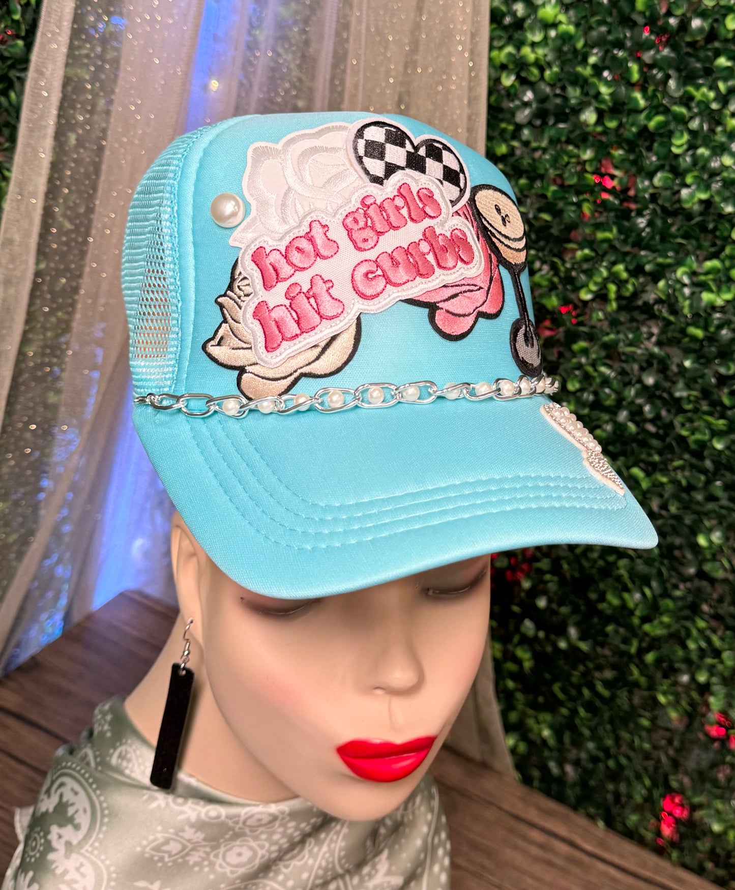 Hot girls hit curbs Trucker Hat