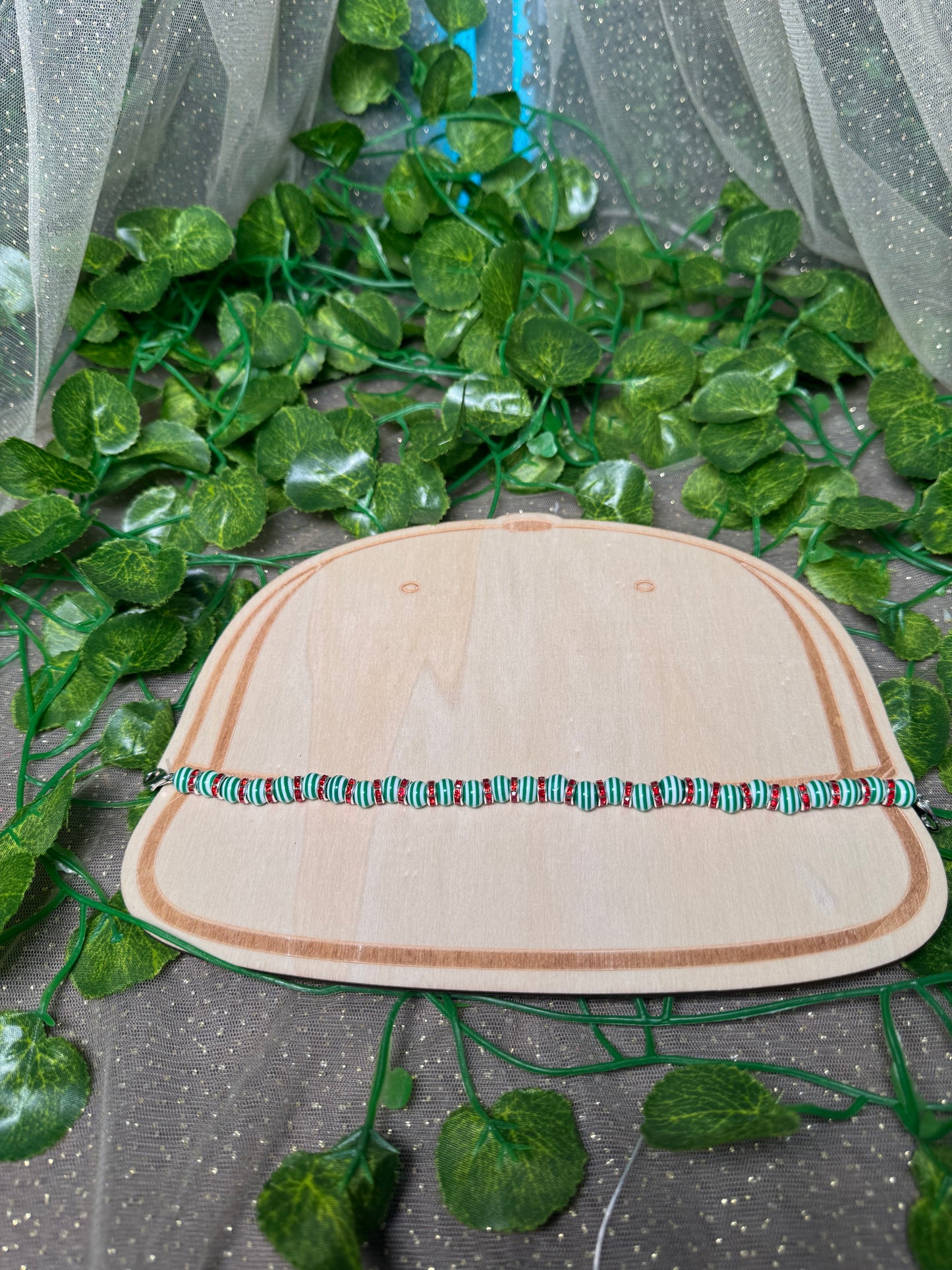 Green and Sparkling Red Hat Chain Wholesale