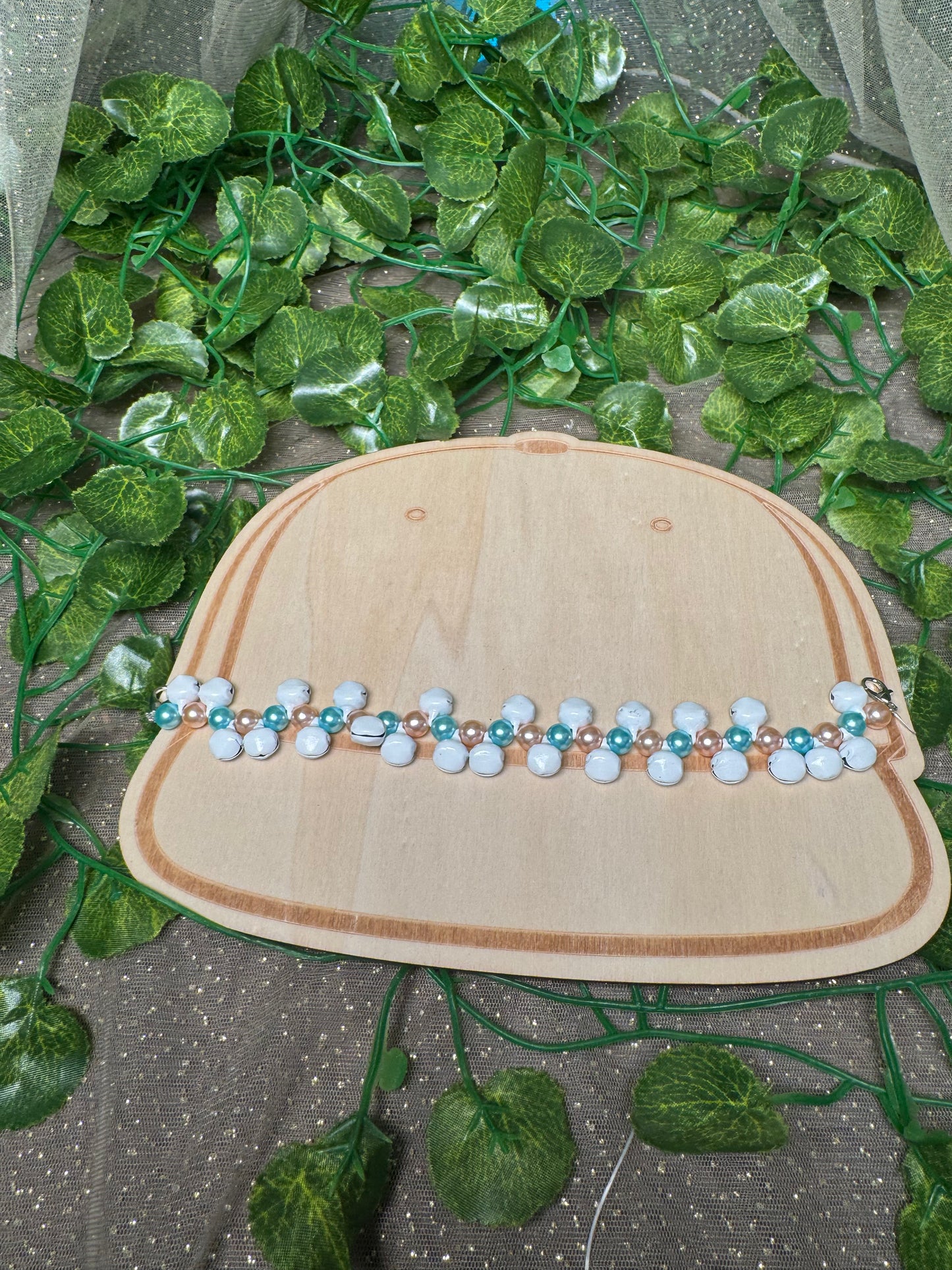 White Bells Hat Chain Wholesale